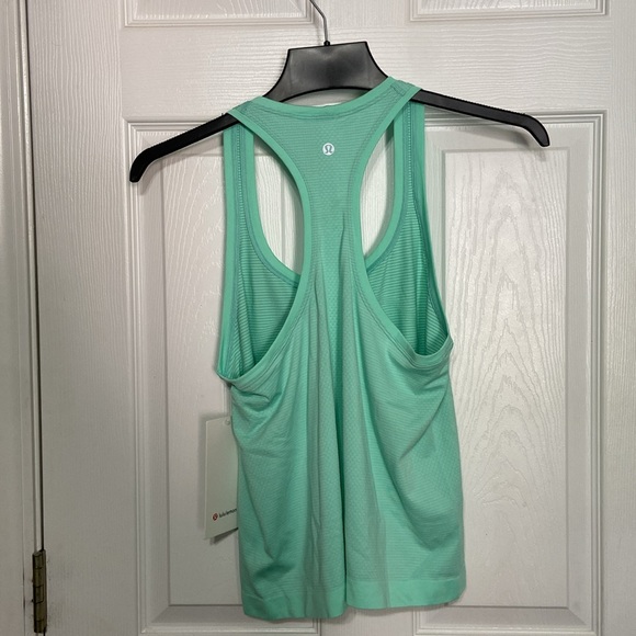 BNWT Lululemon Swiftly Tech Racerback 2.0 *Race Length in Wild Mint (8) - Picture 2 of 4